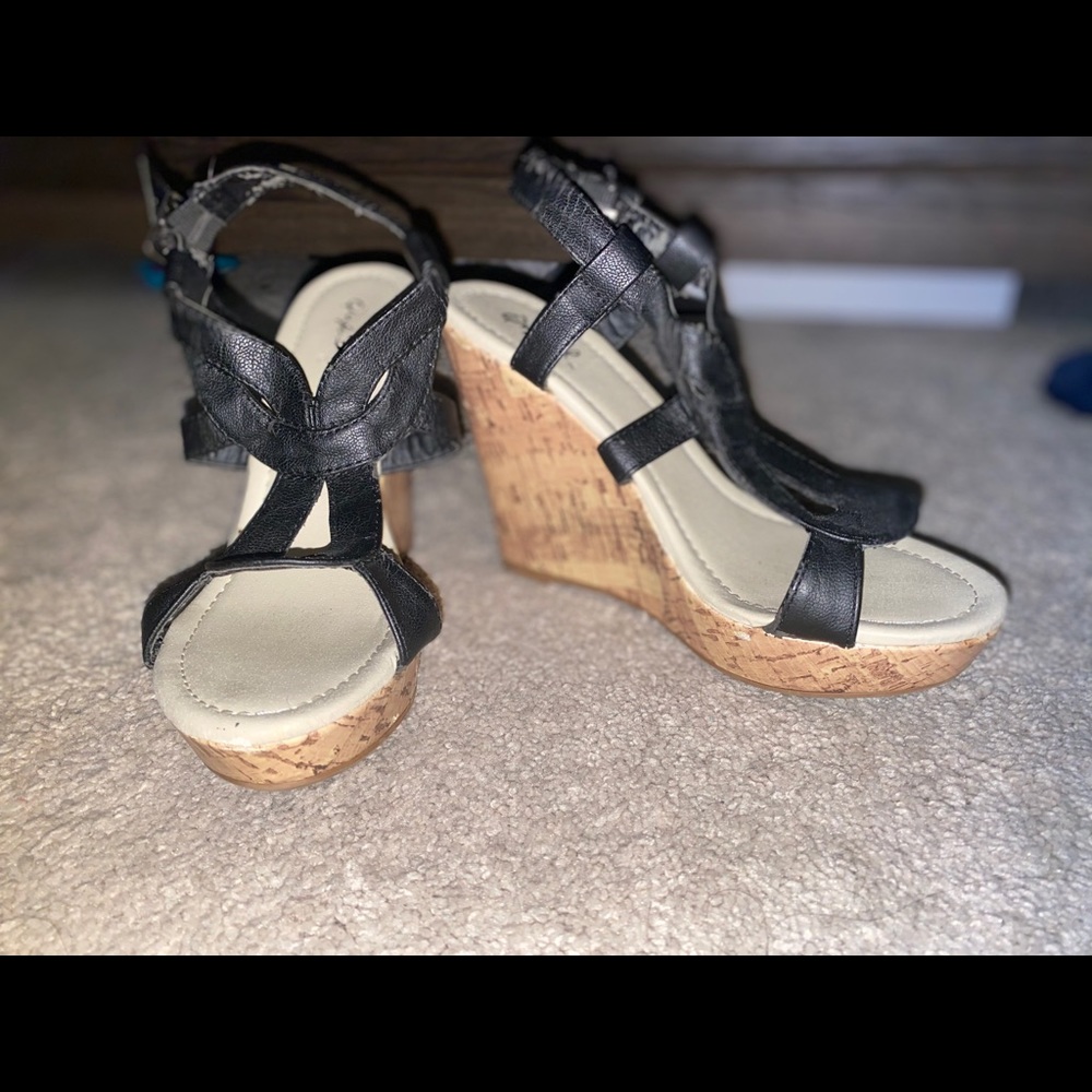 Wedge shoes
